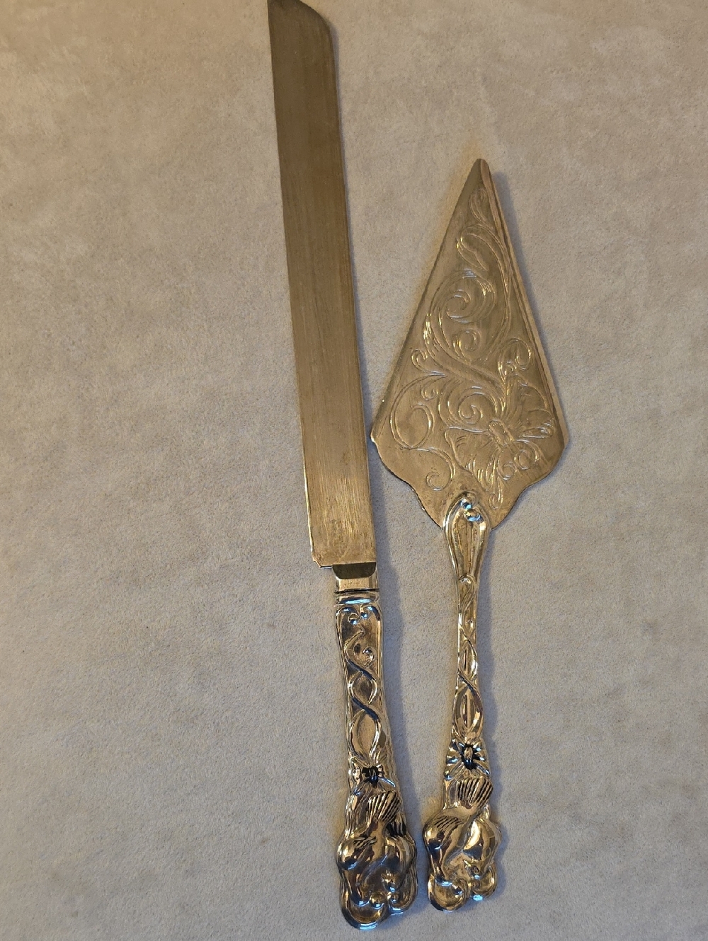 VINTAGE INTERNATIONAL SILVER CO. desert knife & Pie/Cake Server, Silver Plated